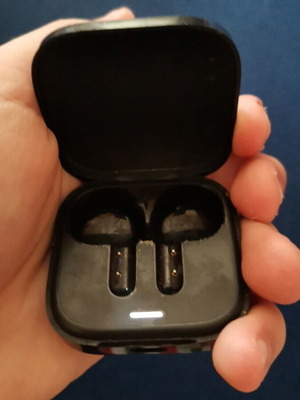 Redmi Buds 6 active case like new