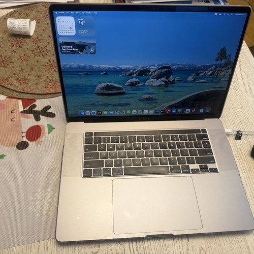 MacBook Pro 16 A2141 i9 32GB 1TB like new