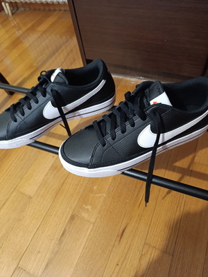 Nike sneakers καινούργια, μέγεθος 42.5, μαύρο και άσπρο