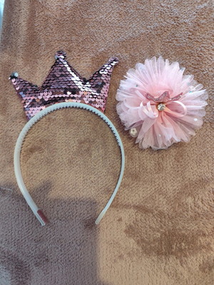 Hair accessories set like new, pink princess headband and elastic