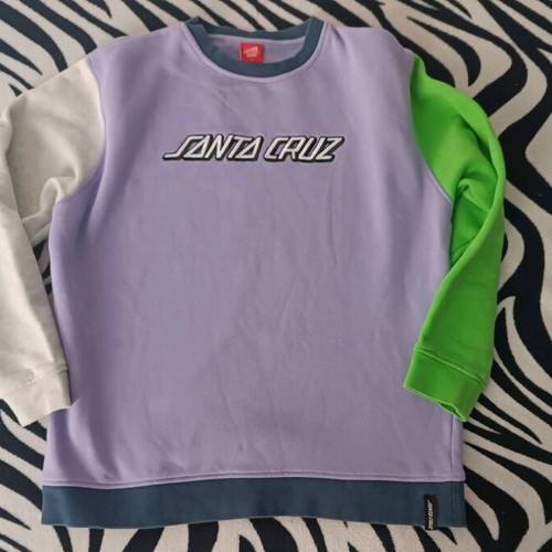 Santa Cruz sweatshirt like new, colorful, unisex, size M