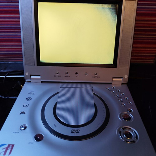 Retro Portable Player 4-in-1 F&U DVP 6051 like new for parts or repair