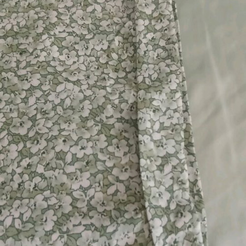 Shein women's top like new, green with small flowers, size XXL