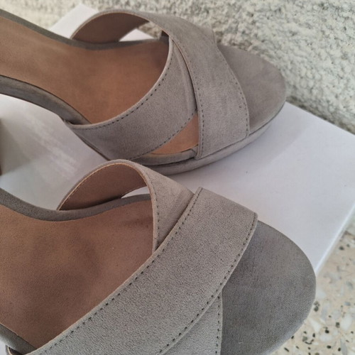 About You gray suede sandals size 39, like new