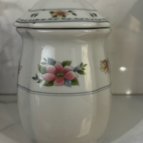 Porcelain jar like new, German with floral design