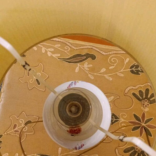 Table lamp like new with lampshade