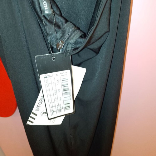 Long black dress new with gift neseser