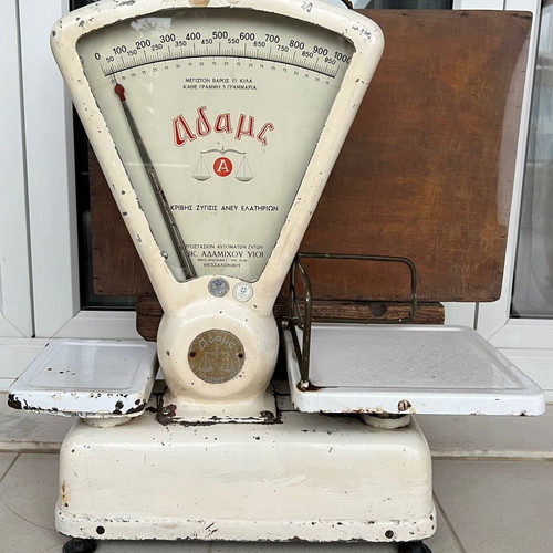 Grocery scale used with enamel lids, functional
