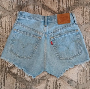 Levi's shorts + ΔΏΡΟ