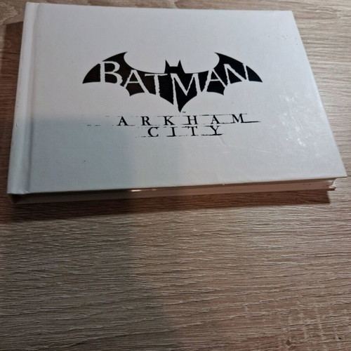 Batman Arkham City Collectors book and game like new for PlayStation 3