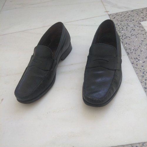 Men's leather shoes size 42 used, black moccasins