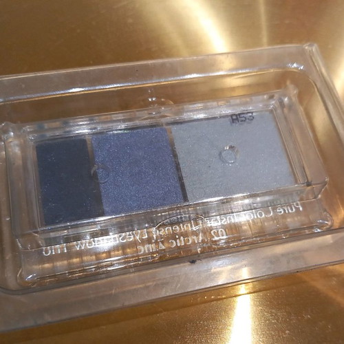 Pure Color Instant Intense EyeShadow Trio 02 Arctic Zinc used eyeshadow
