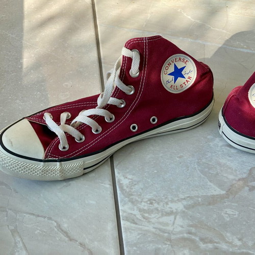 Converse Chuck Taylor All Star High Top sneakers like new, burgundy