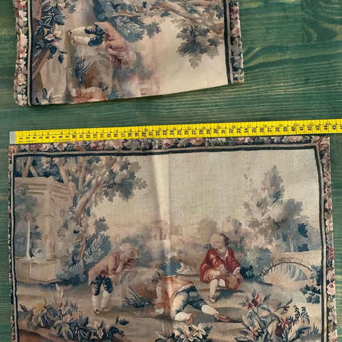 Sous Plats with Renaissance Design like new, polyester fabric