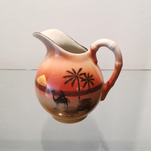 Porcelaine de Japon jug used with bamboo handle
