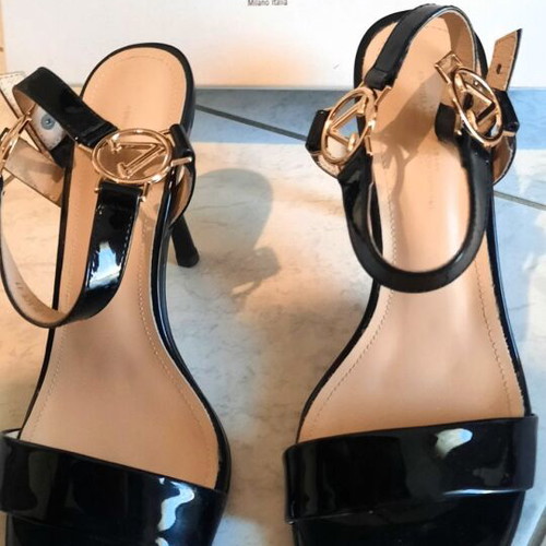 Versace 1969 Abbigliamento Sportivo SRL black sandals like new, size 41
