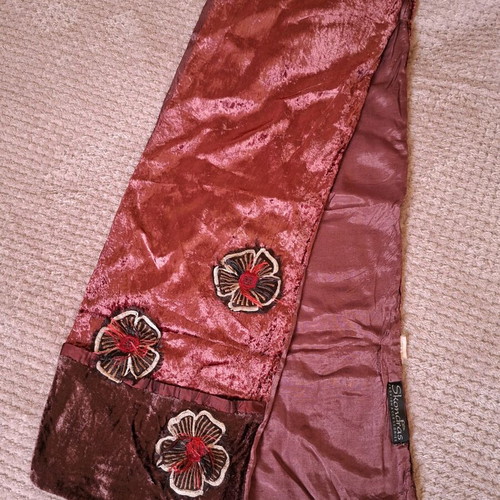 Skondras women's scarf used, burgundy velvet with flowers