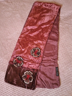 Skondras women's scarf used, burgundy velvet with flowers