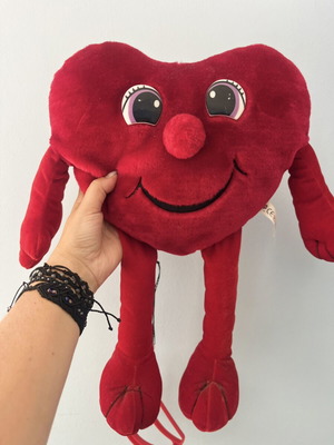 00’s plush heart toy
