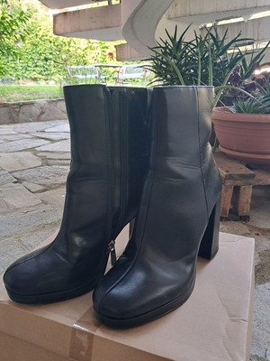 Steve Madden ankle boots like new, black, size 39
