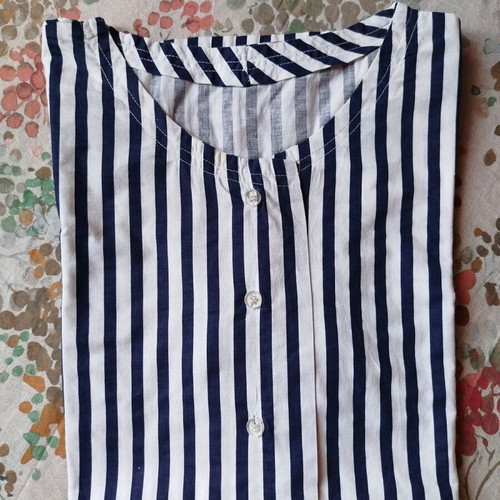 Women's shirt used, white and blue, one size