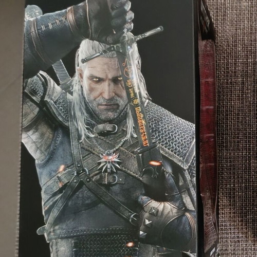 Geralt of Rivia figure Dark Horse Comics The Witcher 3 Wild Hunt new, 22cm