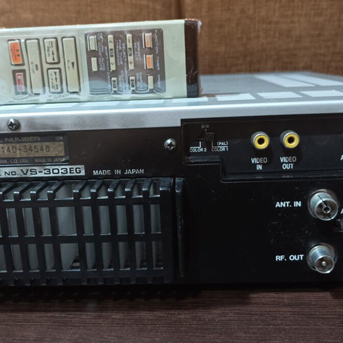 Akai VS-303 EG VHS VCR video cassette recorder player used, for repair