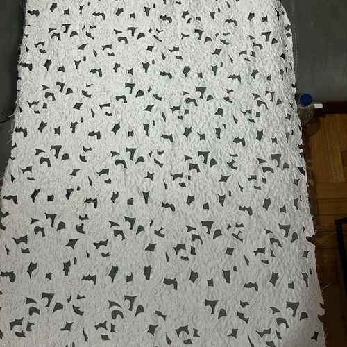 White luxury lace with pearls 130×70 cm like new