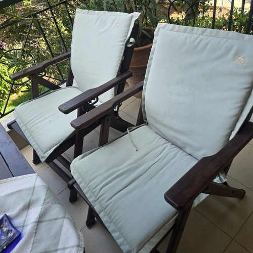 Garden furniture set with 4 adjustable chairs and table like new