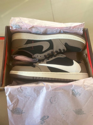 Travis Scott Nike Low Mocha 1 new, size 45