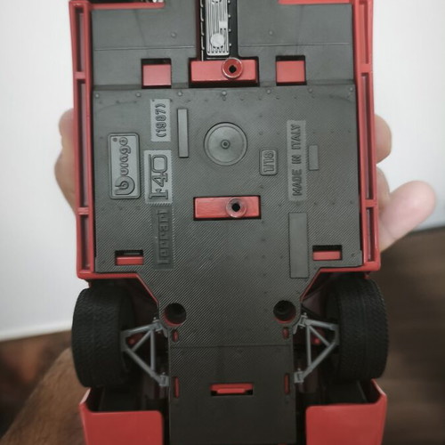 Ferrari F40 BBurago 1:18 model car, red, detailed interior