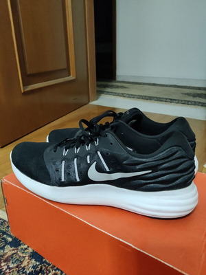 Nike Lunarstelos athletic shoes like new, size 47, black