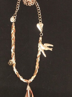 Women's long necklace like new, orange and gold