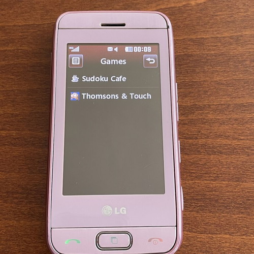 LG GT400 Touch smartphone