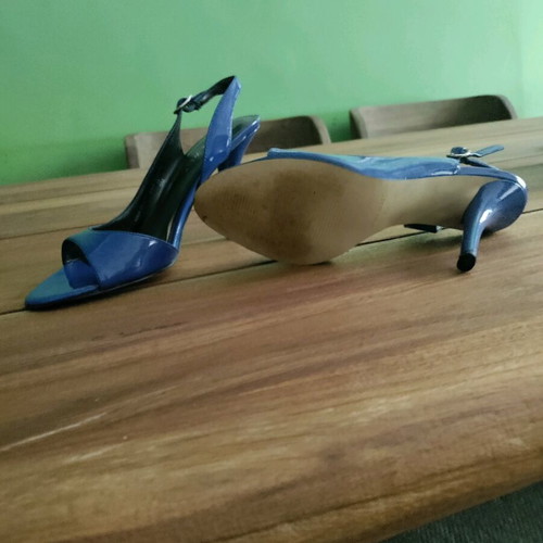 Nine West Πέδιλα σαν καινούργια, μπλε λούστρίνι, τακούνι 9 cm, μέγεθος 35