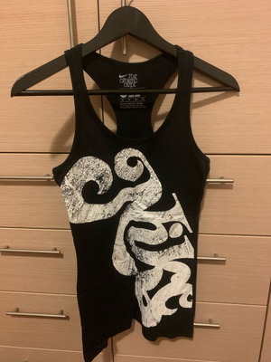 Nike gym top like new, size XS black