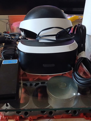 PS4 VR headset first model with all cables, like new