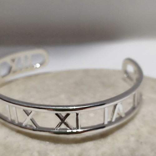 Silver bracelet 925 "Roman Numerals" like new, minimal & chic