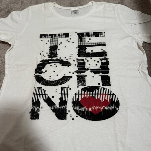 Techno women's t-shirt white with red heart print size M like new