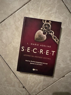 Secret βιβλίο σαν καινούργιο από L.Marie Adeline