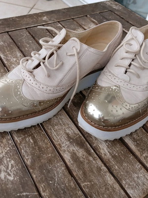 Nine West women's oxfords shoes beige - gold used, size 37