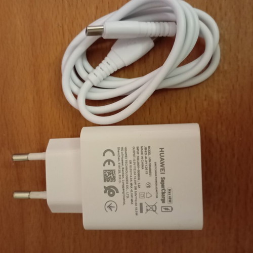 Huawei Super Fast Charger with Cable