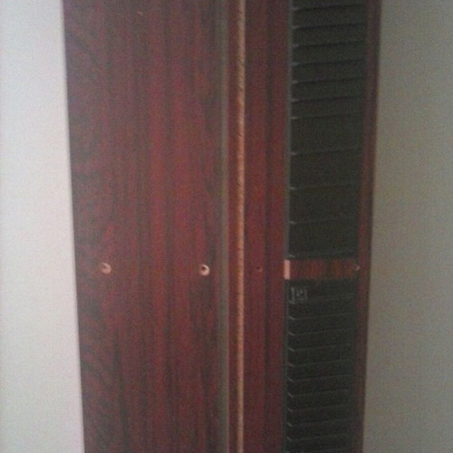 Wooden floor-standing CD tower for 100 CDs mahogany color, new