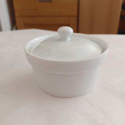 Ceramic container with lid like new, diameter 9.5 cm, height 5 cm
