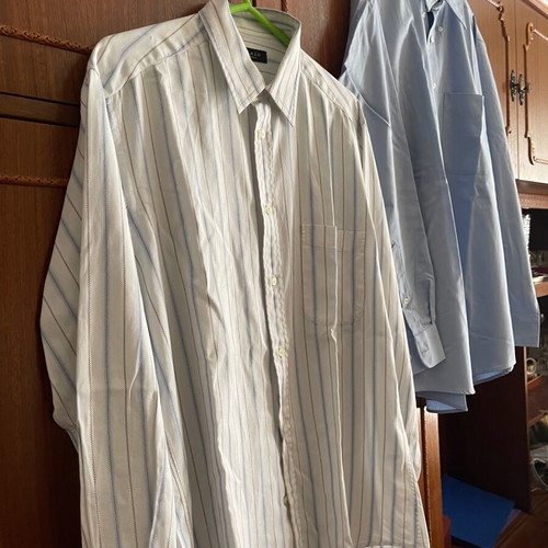 Men's dress shirts size L, set of 2, 1 new and 1 used