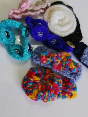 Knitted bracelets like new, craft set