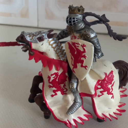 PAPO Knight Figure with Horse like new set