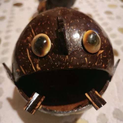 Alien fish three sets of handmade ashtrays from coconut tree new