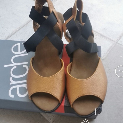 Arche leather sandals size 36 new, mustard gold