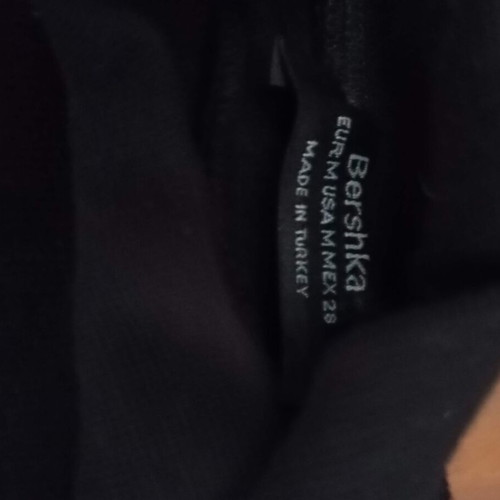 Bershka short black blouse like new with shoulder buttons size M